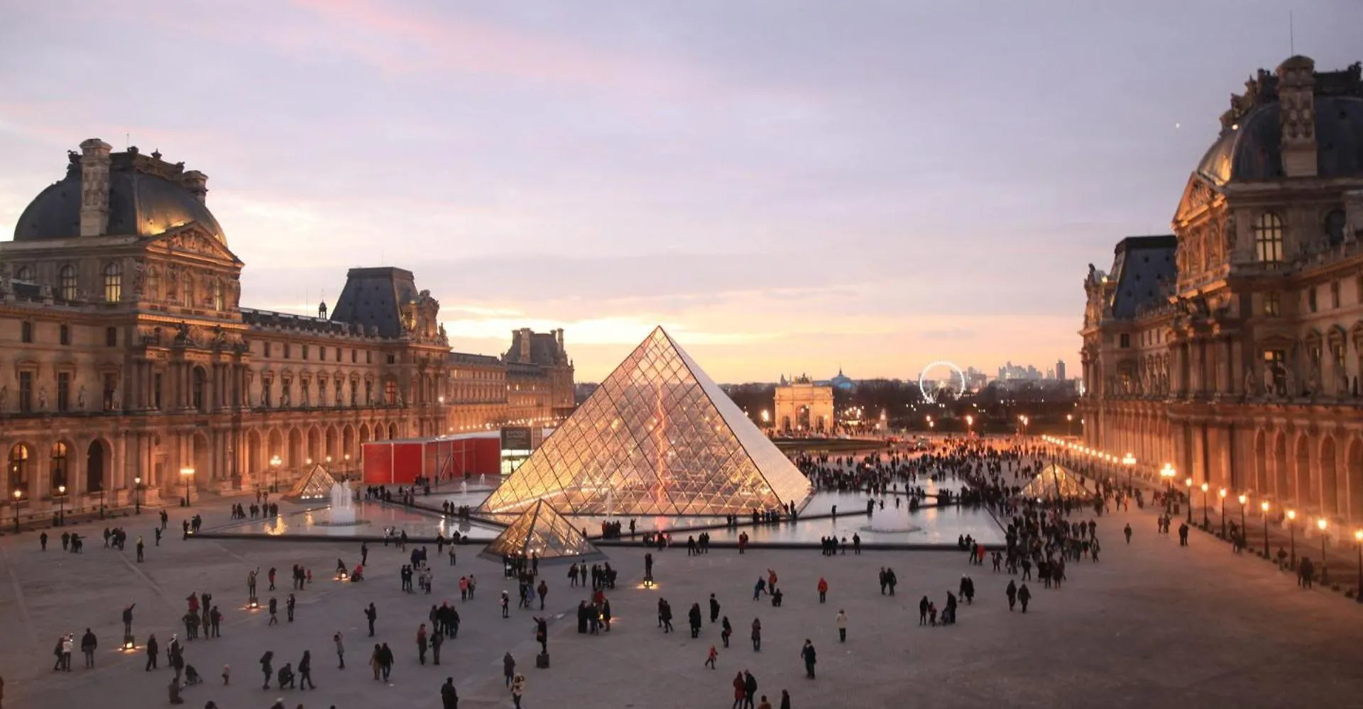 Chic And Comfortable Apart Paris