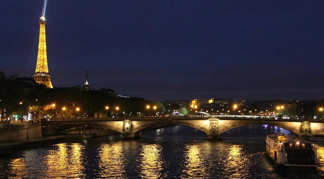 Chic And Comfortable Apart Paris França