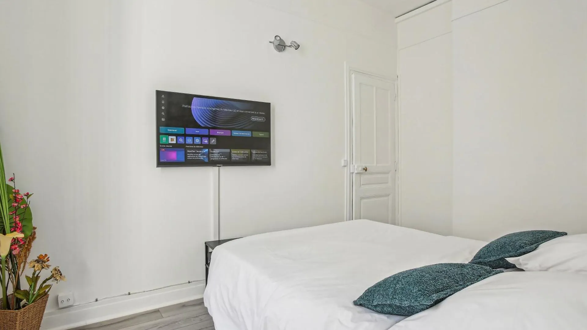 Apartment Chic And Comfortable Apart Paris